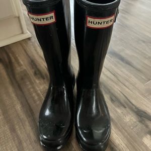 Kids size 2 Black hunter boots